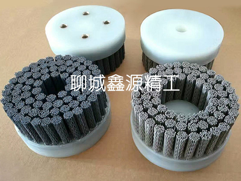 毛刷在鋼板清洗中的應(yīng)用，磨料球刷